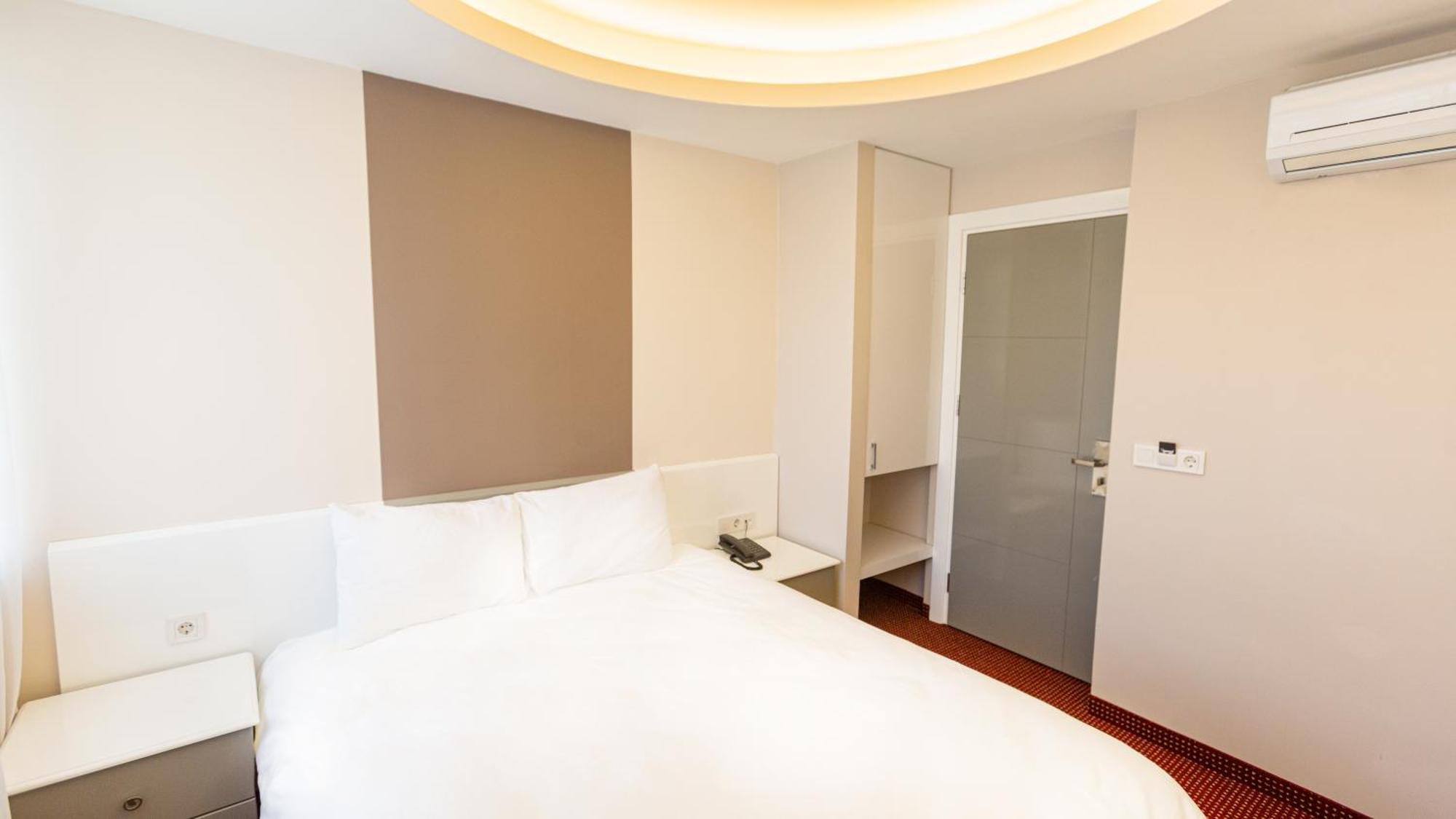 Is Hotel Antalya Room photo